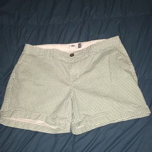 Old navy green gingham size 8 shorts